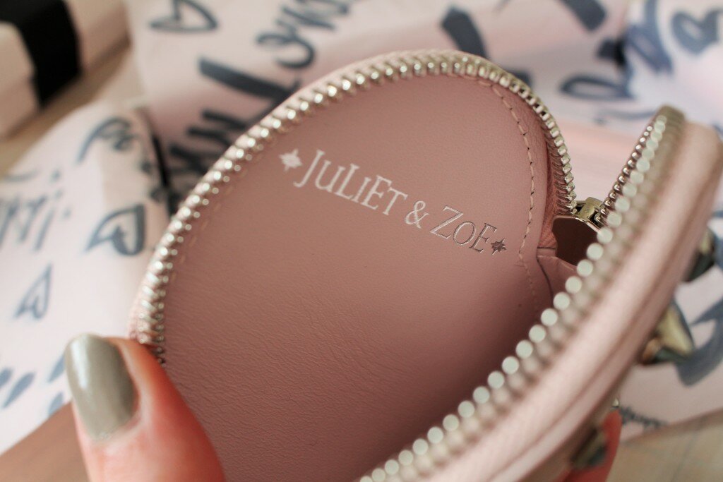 Leather purse details
