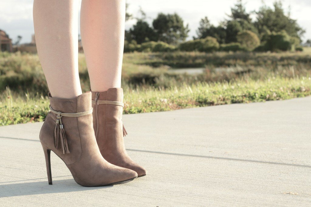 STYLING ANKLE BOOTS